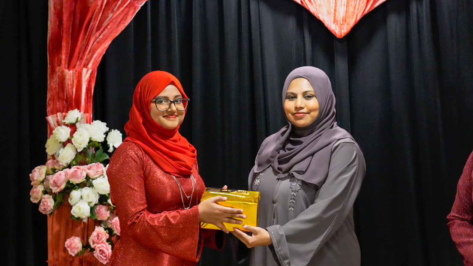 ޤައުމެއް ދިރޭނީ ފެންވަރު ރަނގަޅު ތަޢުލީމާއި އިސްލާމީ އަޚްލާޤުގެ މައްޗަށް ބިނާވެފައިވާ ހަރުދަނާ ތަރުބިއްޔަތެއް ދަރީންނަށް ދެވިގެން -ވަޒީރު ހީނާ ވަލީދު