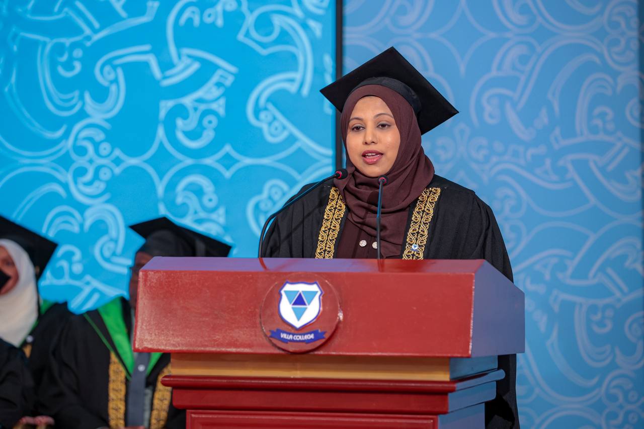 ވިލާކޮލެޖްގެ މިއަހަރުގެ ދަސްވެނިވުމުގެ ރަސްމިޔާތު ވަޒީރު ޝަރަފުވެރިކޮށްދެއްވުން.