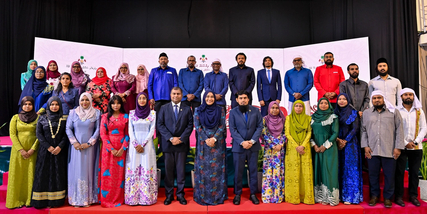 ދިވެހި ތަރިކައިގެ "ސިގްނެޗަރ ރިސަރޗް ސްކޮލަރޝިޕް" ހަވާލުކުރުމުގެ ރަސްމިއްޔާތު